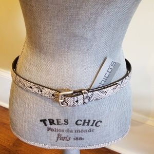 Chicos leather belt NWT size small
